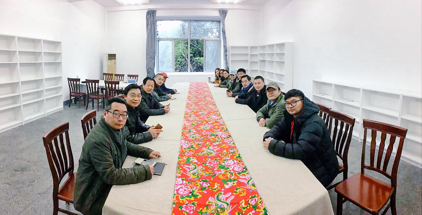 部分领导老师合影.jpg