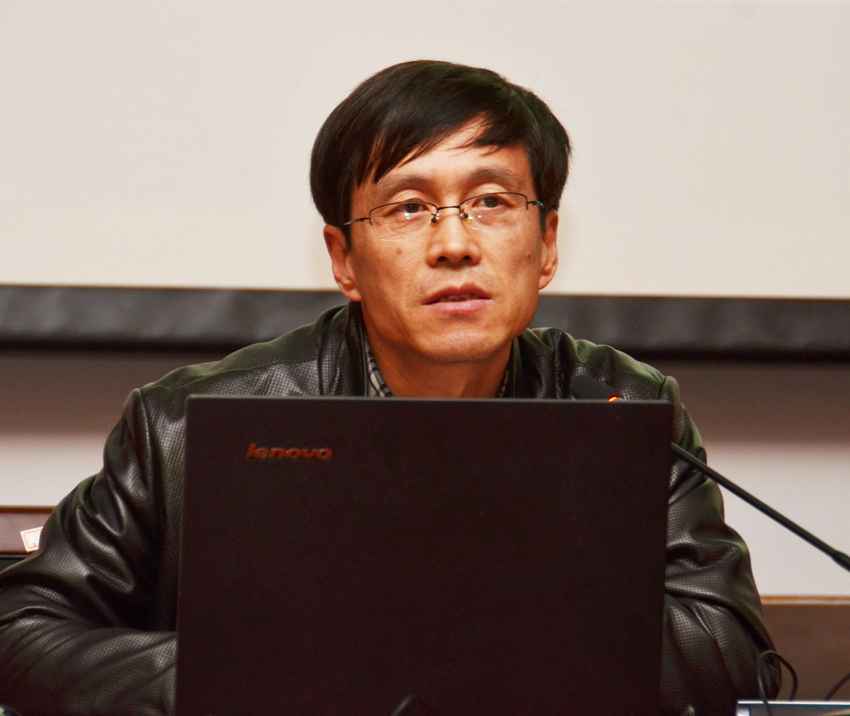 南通市保密局副局长周军作报告副本.jpg