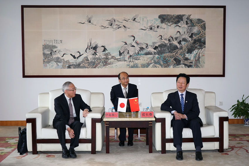会见.jpg