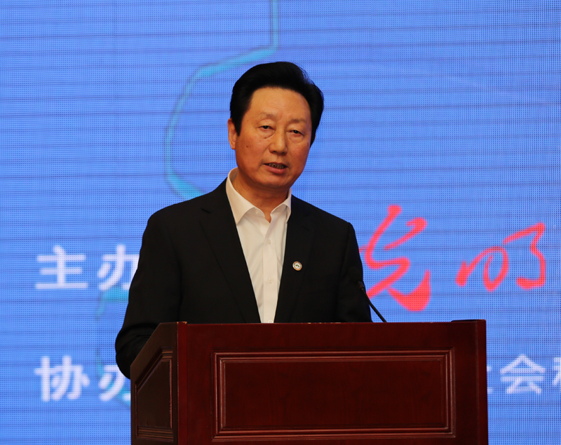 成长春主持.jpg