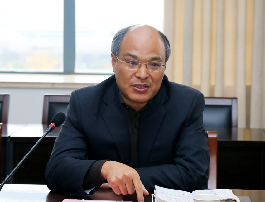 王鲁宁.jpg
